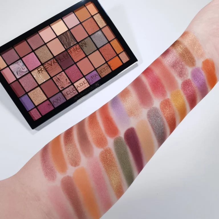 Revolution – Maxi Reloaded Infinite Bronze Eyeshadow Palette thumbnail 3